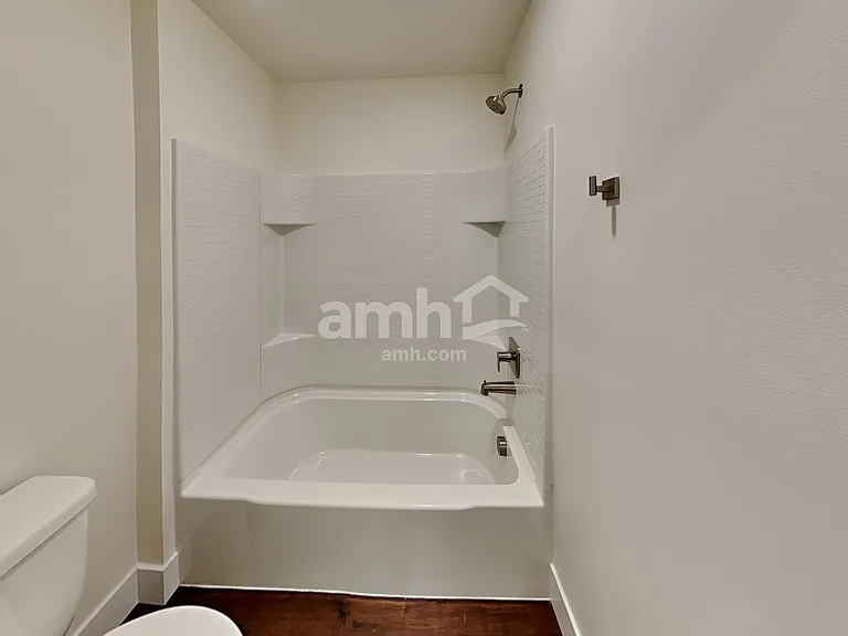 685 Dudley St — Photo 17