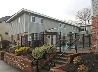 The Villager, Lake Oswego, OR 97034