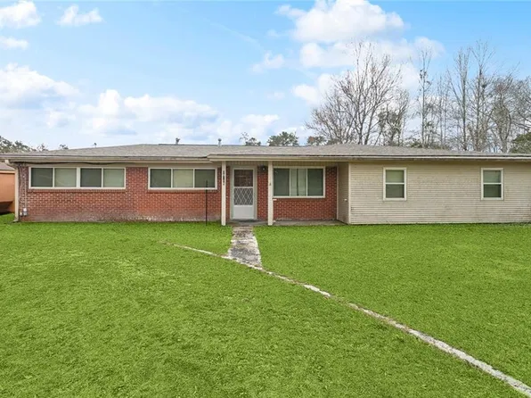 39216 Oak St, Pearl River, LA 70452