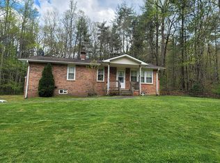 1137 Dupont Rd, Hendersonville, NC 28739