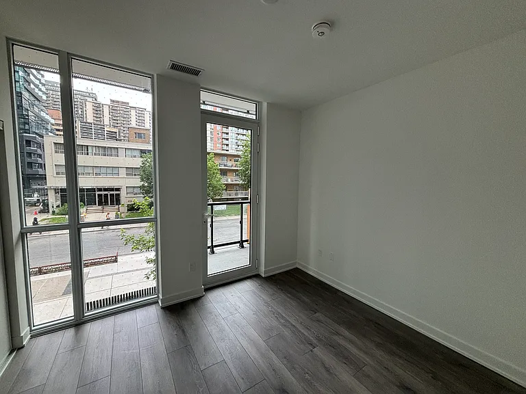 117 Broadway Ave — Photo 36