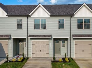 1704 Bennett Village Dr, Maryville, TN 37804