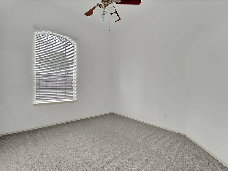 5106 Petersburg Dr — Photo 14