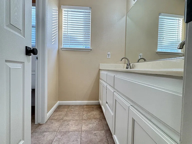15680 Atlantus Ave — Photo 13