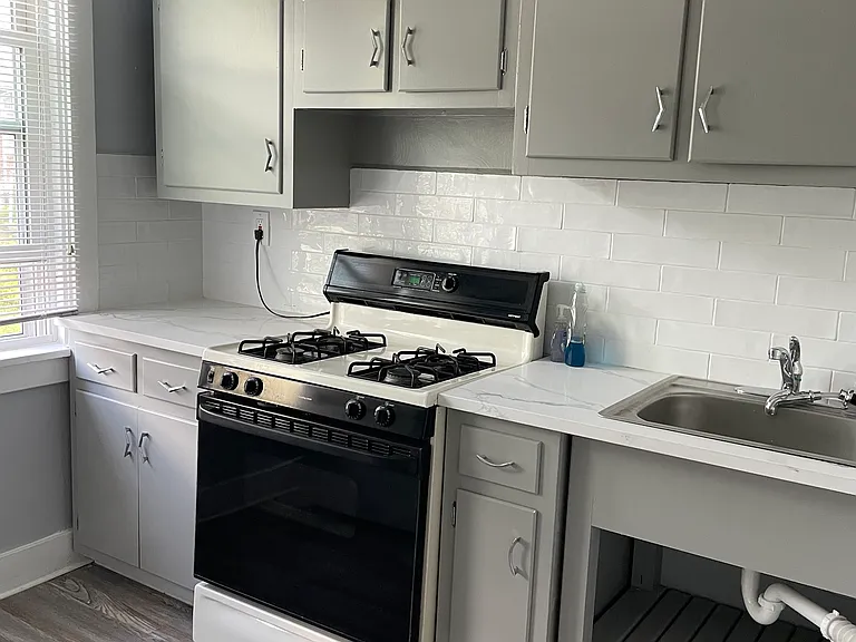 924 Clarissa St #B — Photo 1