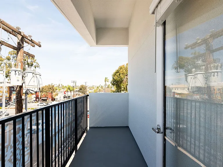 4233 Kansas Street — Photo 40