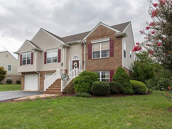 4th image of 84 Wyndham Hill Dr