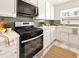 Newly Remodeled 1-Bedroom Upper Unit in Alamitos Beach, Long Beach, CA 90802