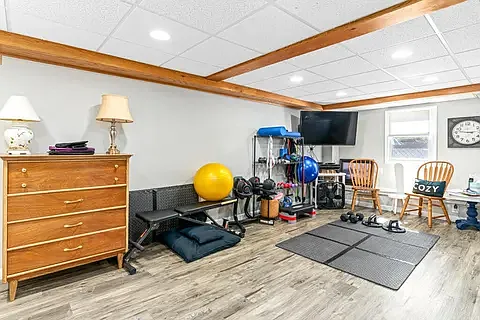 210 Summit St — Photo 21