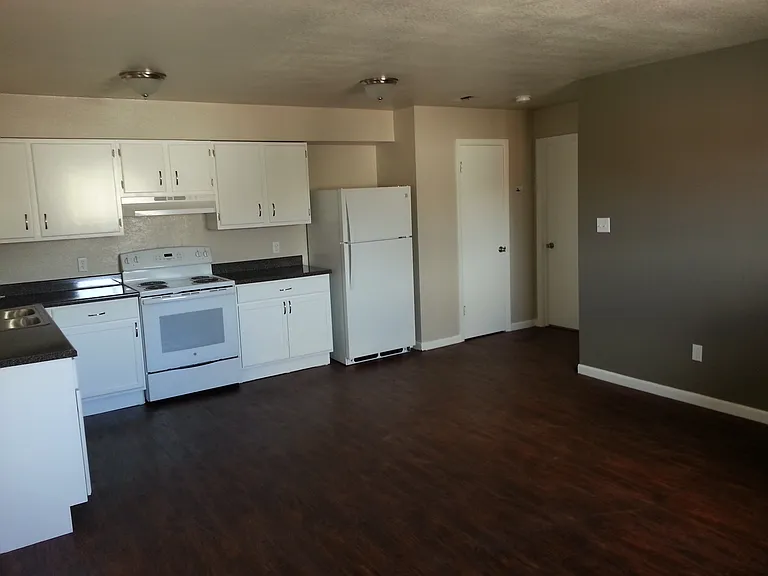 1113 Primrose Ave #2 — Photo 2