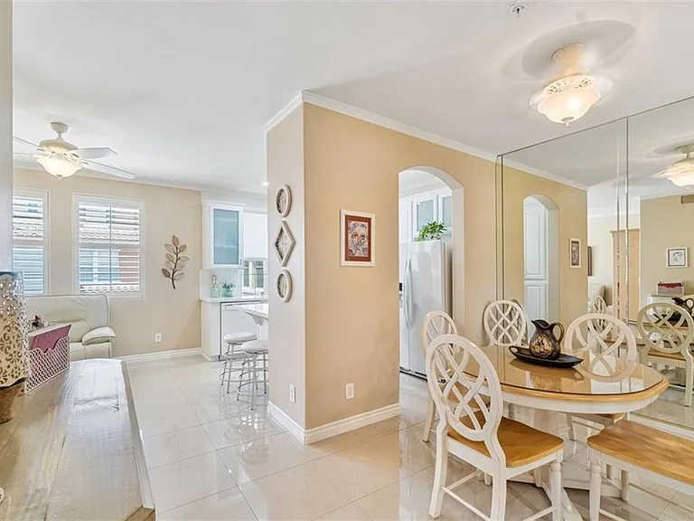 28134 Ashbrook Ln — Photo 5