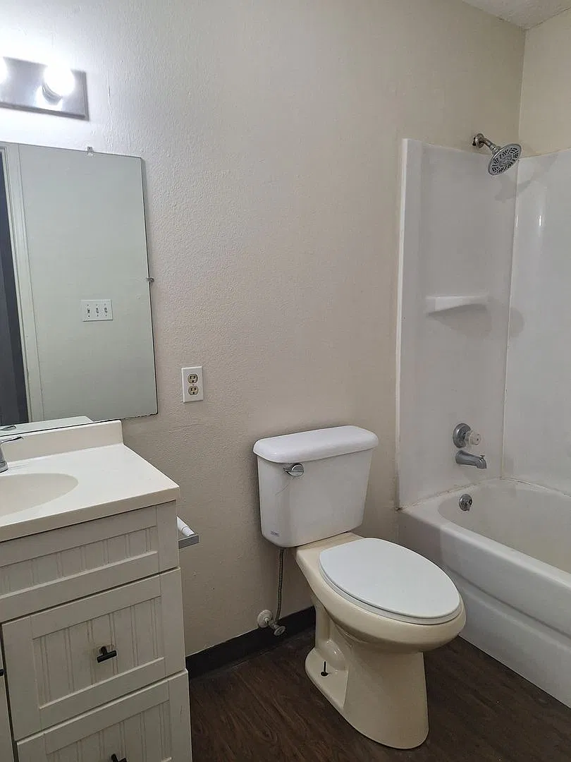 Quarter-6701 Dallas Street Complex (1-25) — Photo 4