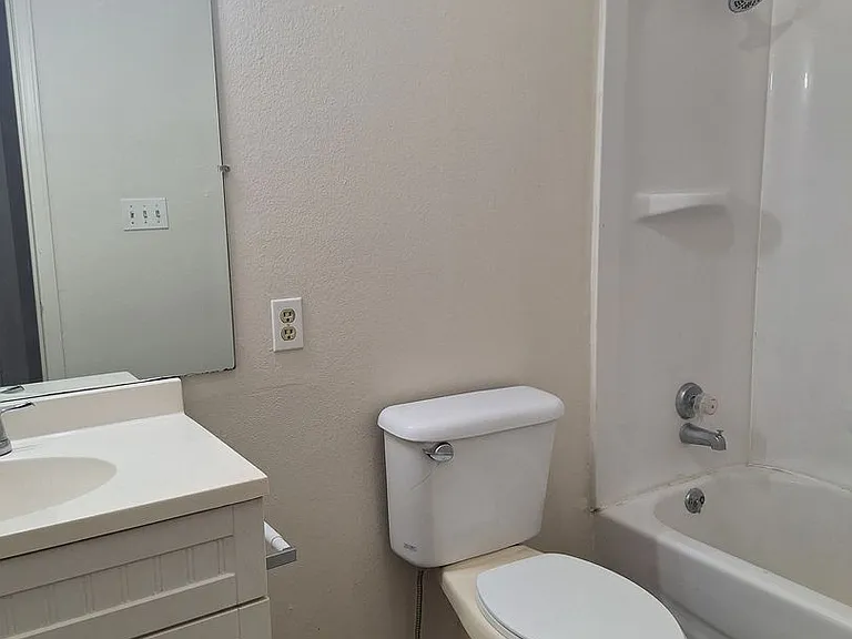 6701 Dallas St — Photo 4