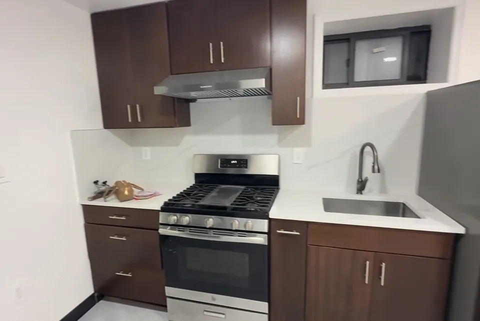 13 Bay 8th St #1