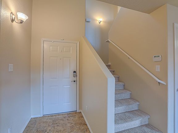 3rd image of 1009 Spring Valley Rd NE