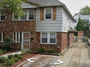 22122 58th Ave, Oakland Gardens, NY 11364