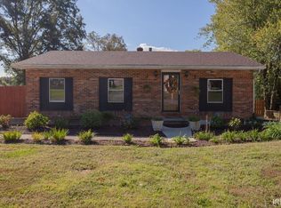 6611 Concord Dr, Newburgh, IN 47630