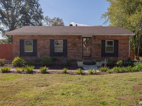 6611 Concord Dr, Newburgh, IN 47630