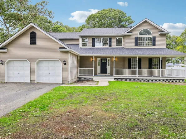 68 Margin Drive W, Shirley, NY 11967