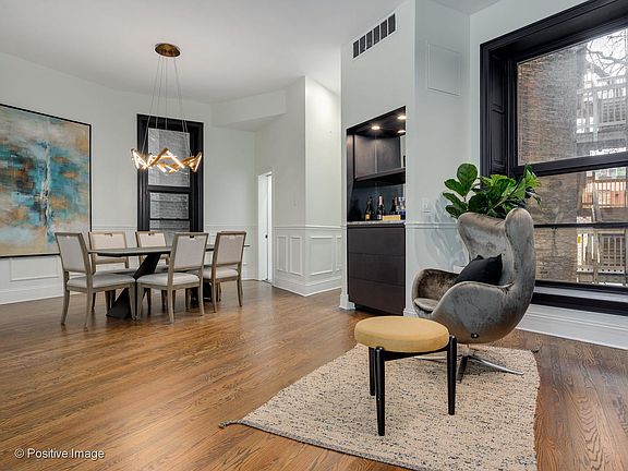 5th image of 2115 N Cleveland Ave #1