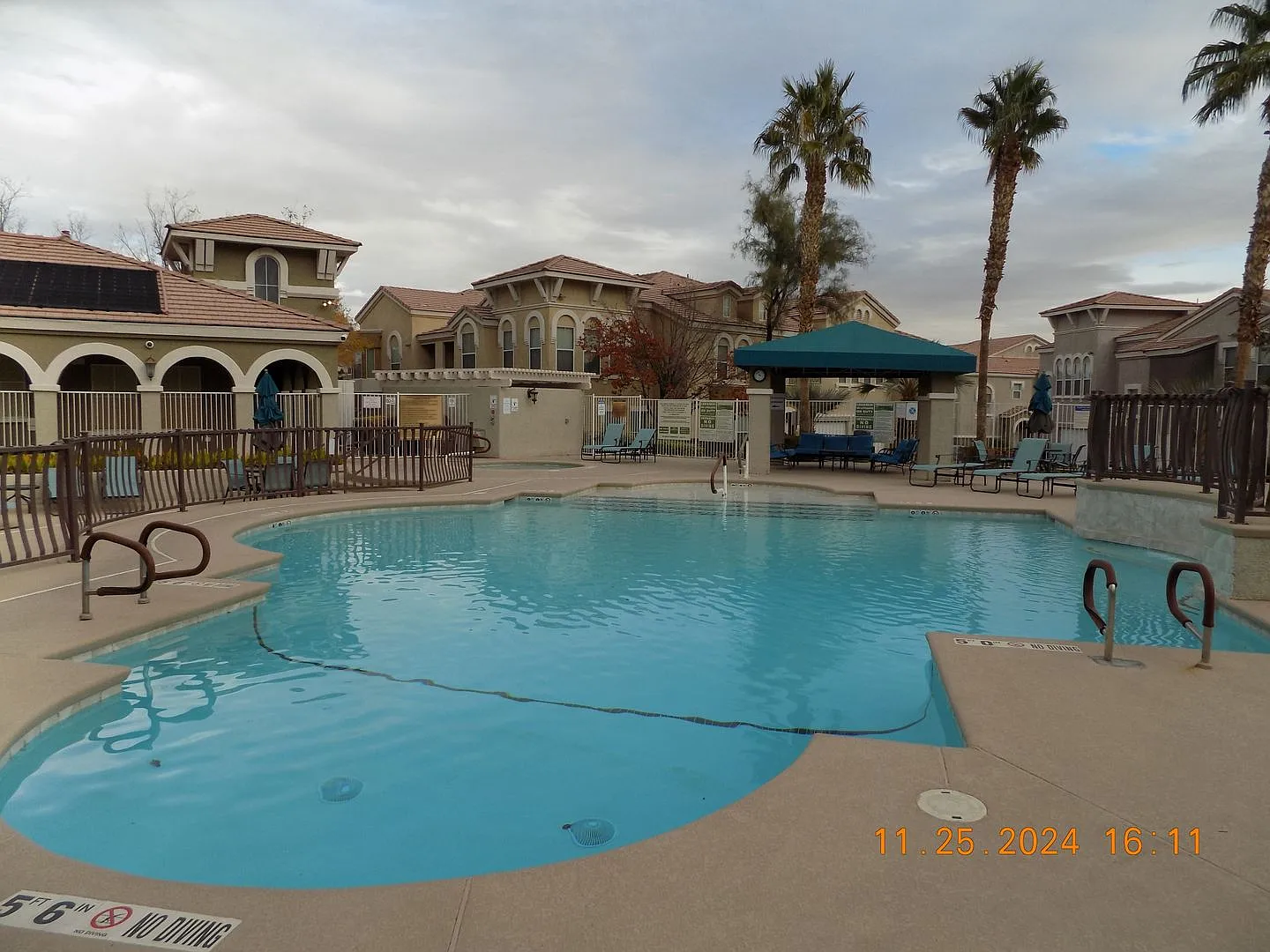 Rent Incentive with 2 weeks free rent — Photo 1
