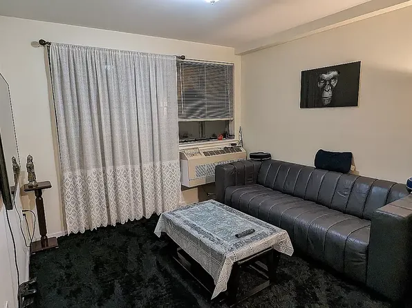25-46 14th St #2, Astoria, NY 11102