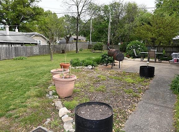 5th image of 12621 Jackson Ave