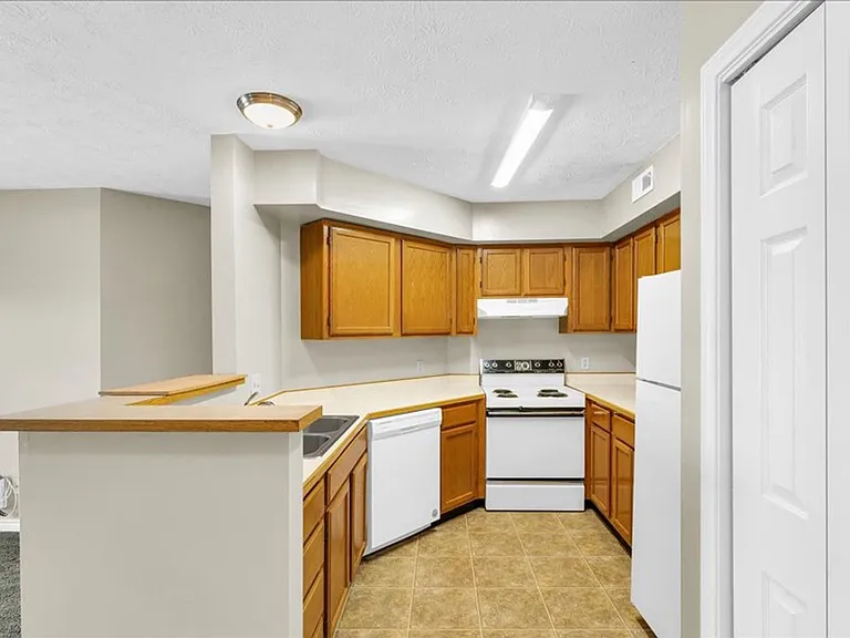 Parkview Apartments — Photo 11