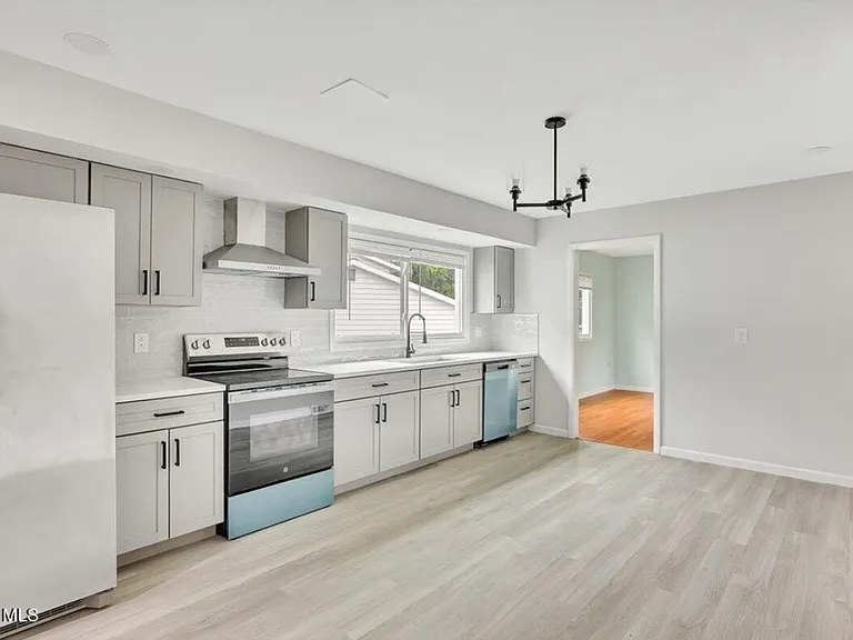 8 Woodland Dr — Photo 9