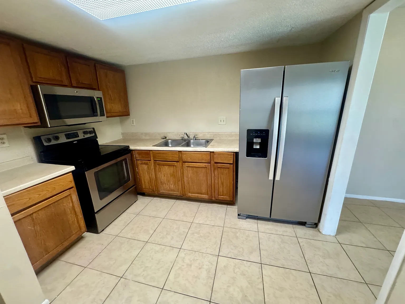 3 bed, 1532 sqft, $1,995 — Photo 2