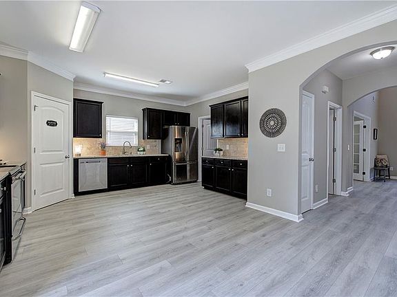 5th image of 4 Timberland Trace Ct