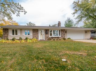 415 Cable Ct, Schaumburg, IL 60193