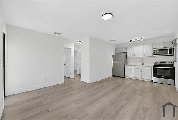 37 NW 59th St #7 — Photo 9