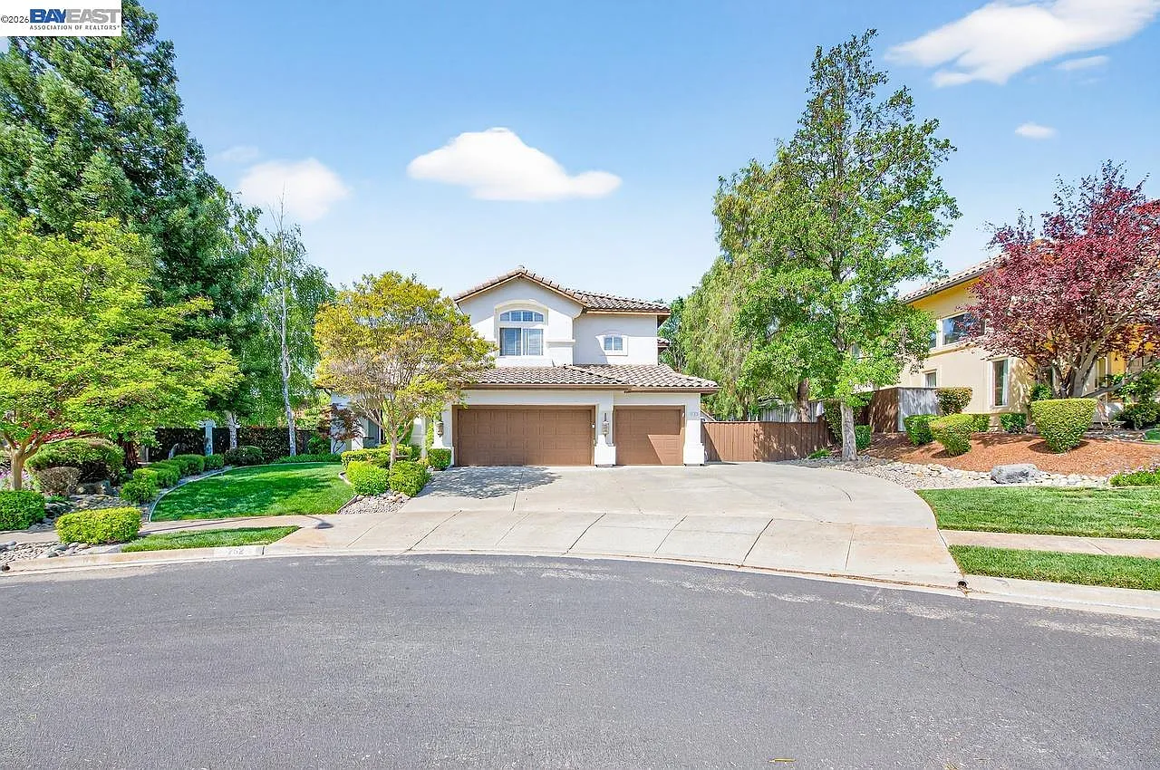 752 Troun Way photo 1