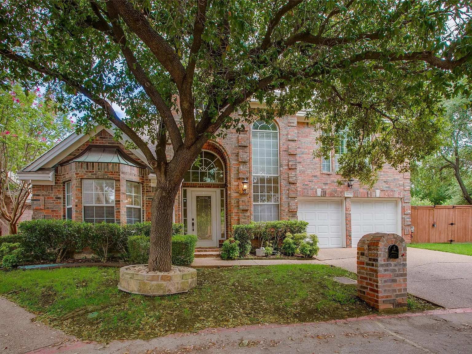 3 bed, 2630 sqft, $4,200 — Photo 2