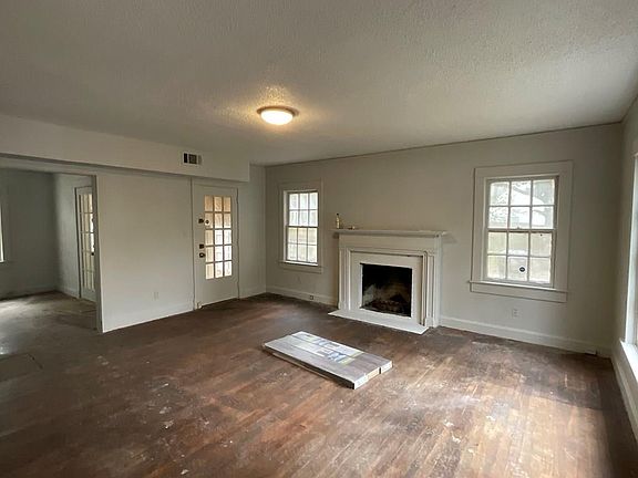 2nd image of 123 E Havana St