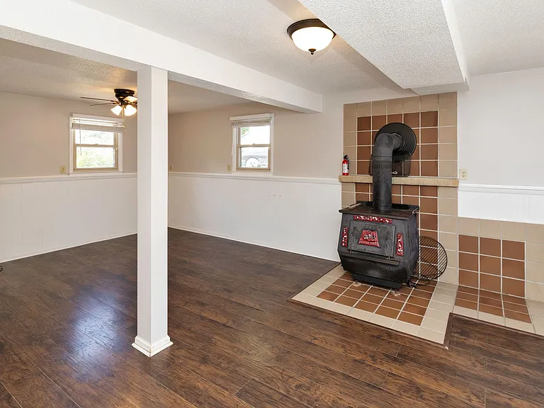 3815 Hillcrest Dr — Photo 22