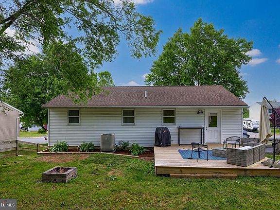 2nd image of 4152 Magnolia Dr