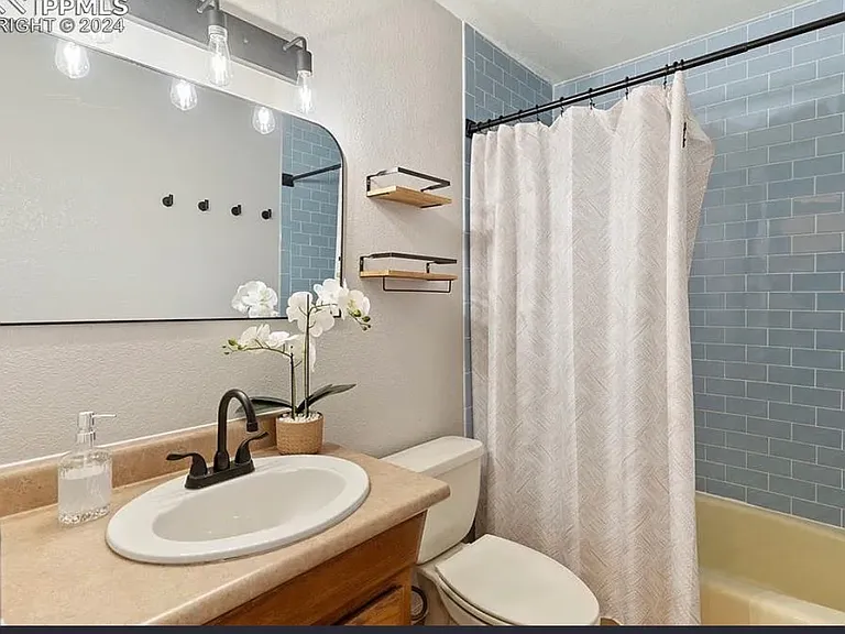 Guest bathroom