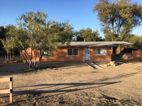 17706 Pine St, Hesperia, CA 92345