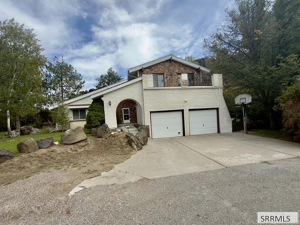 1st image of 475 Rapid Creek Rd