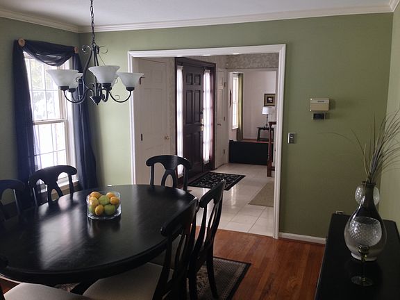 Dining to Entry