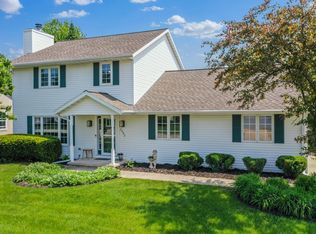 2592 Radinz Rd, Green Bay, WI 54311