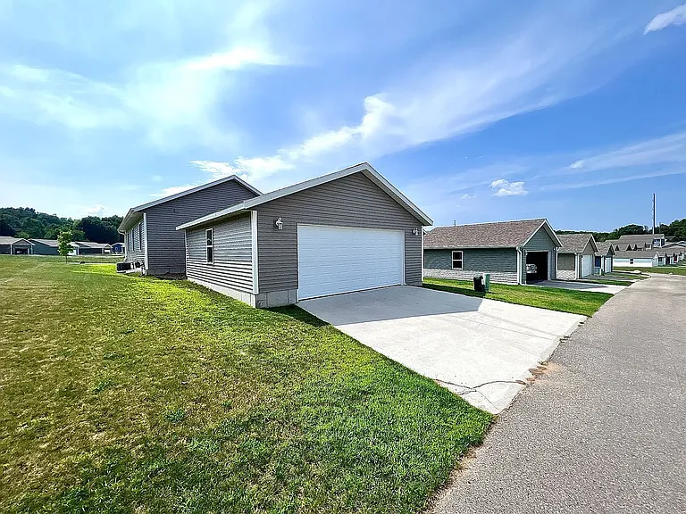 820 Sienna St — Photo 27