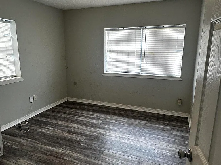 4502 Newman Dr — Photo 4