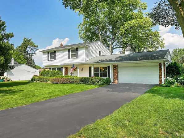 6551 Cathedral Dr, Bloomfield Hills, MI 48301