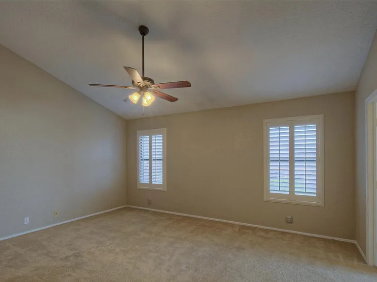 17601 N 56th Pl — Photo 6