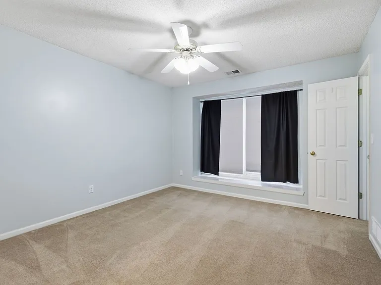 14117 Parkhill Ln — Photo 33