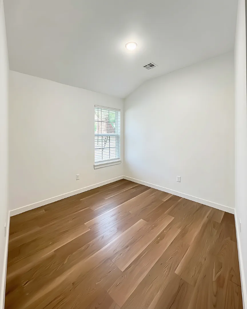 Modern 3-Bedroom Duplex | Spacious & Comfortable Living — Photo 3