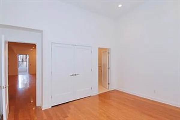 Rented by Douglas Elliman | media 15